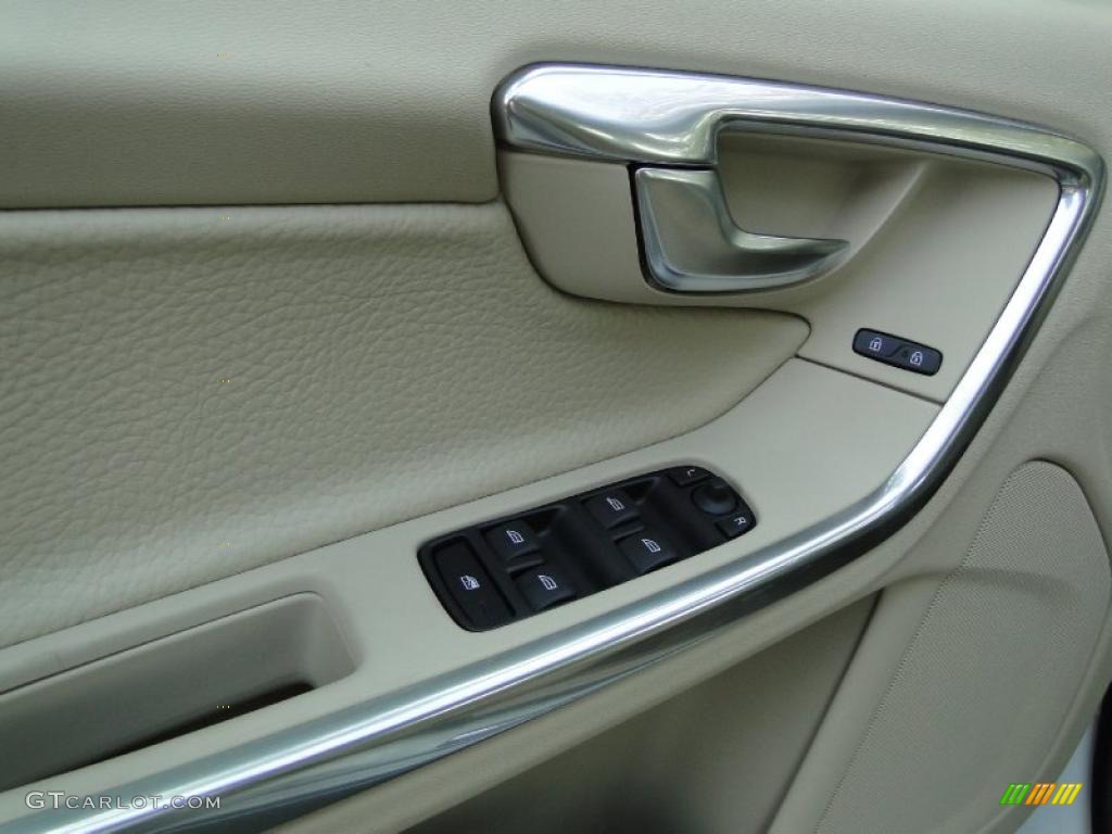 2012 Volvo S60 T5 Controls Photo #46991394