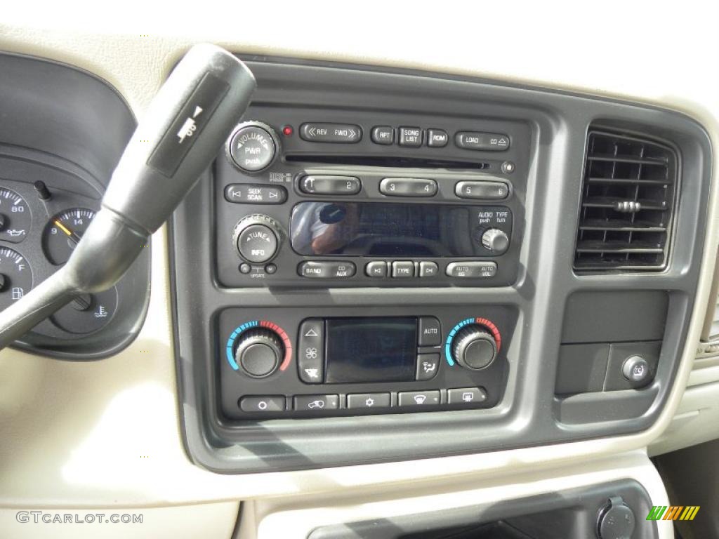 2005 GMC Yukon XL SLT Controls Photo #46993494