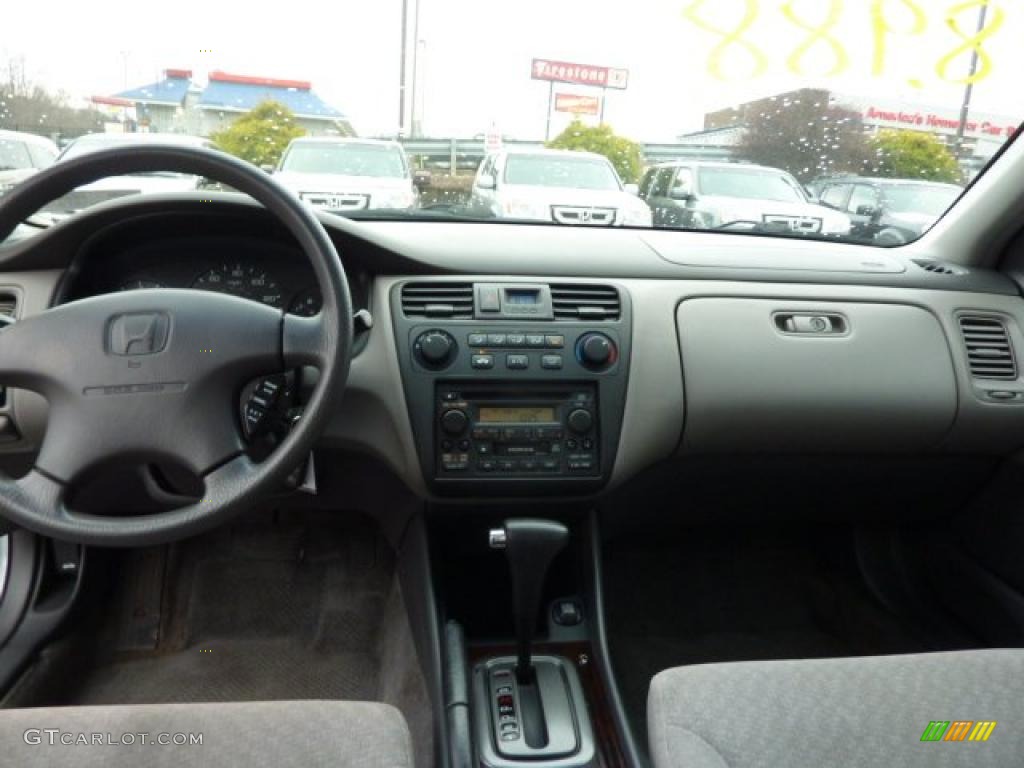 2002 Accord EX Sedan - Satin Silver Metallic / Quartz Gray photo #11