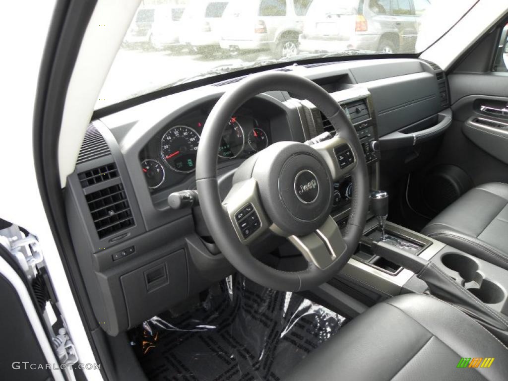 Dark Slate Gray Interior 2011 Jeep Liberty Limited Photo #46996395