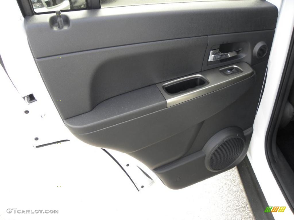 2011 Jeep Liberty Limited Door Panel Photos