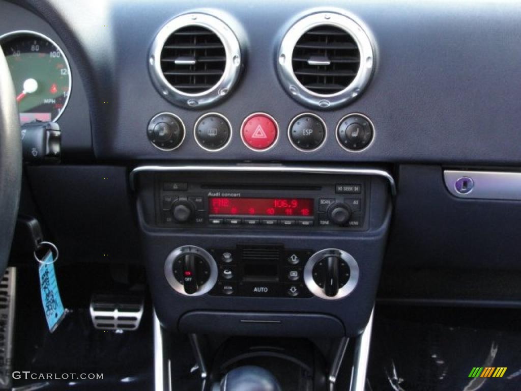 2005 Audi TT 1.8T Roadster Controls Photo #46996704