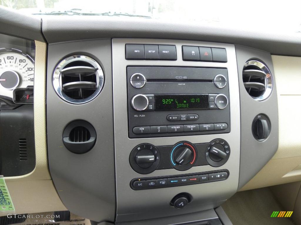 2010 Ford Expedition XLT Controls Photo #46997052