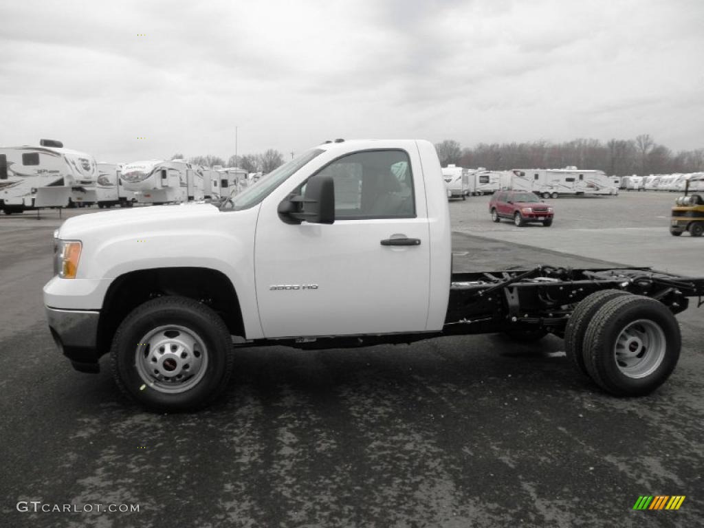 Summit White 2011 GMC Sierra 3500HD Work Truck Regular Cab Chassis Exterior Photo #46998543
