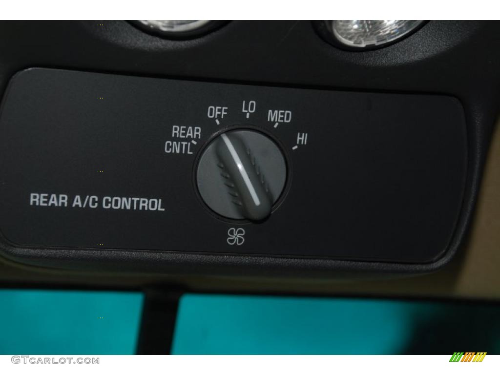 1999 Chevrolet Tahoe LT Controls Photo #47002074