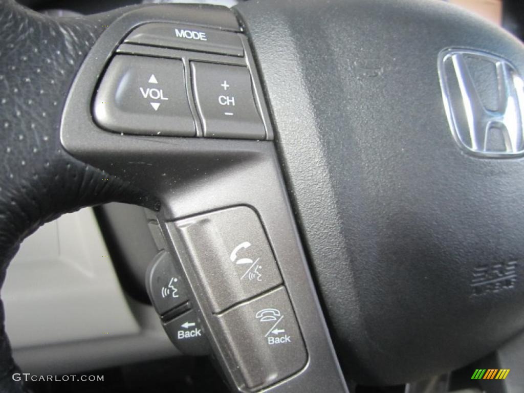 2009 Honda Pilot Touring 4WD Controls Photo #47002935
