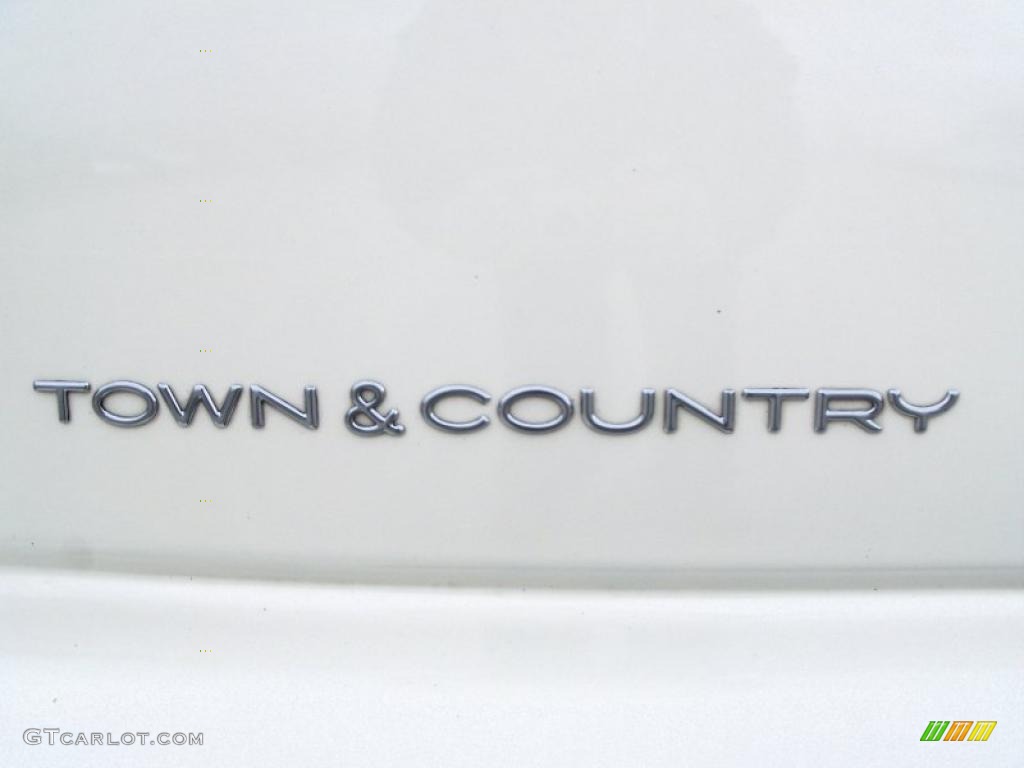 2007 Town & Country Touring - Stone White / Dark Khaki/Light Graystone photo #7