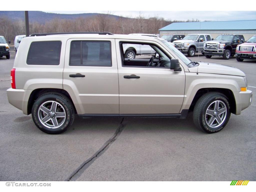 Light Sandstone Metallic 2009 Jeep Patriot Sport 4x4 Exterior Photo #47011503