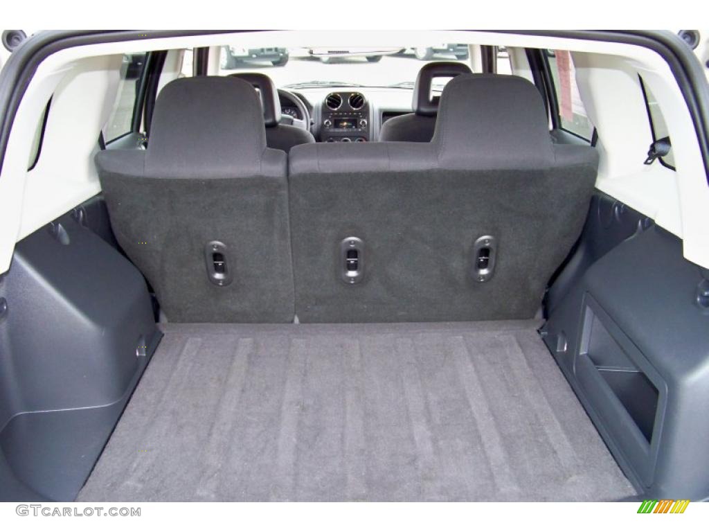 2009 Jeep Patriot Sport 4x4 Trunk Photo #47011791