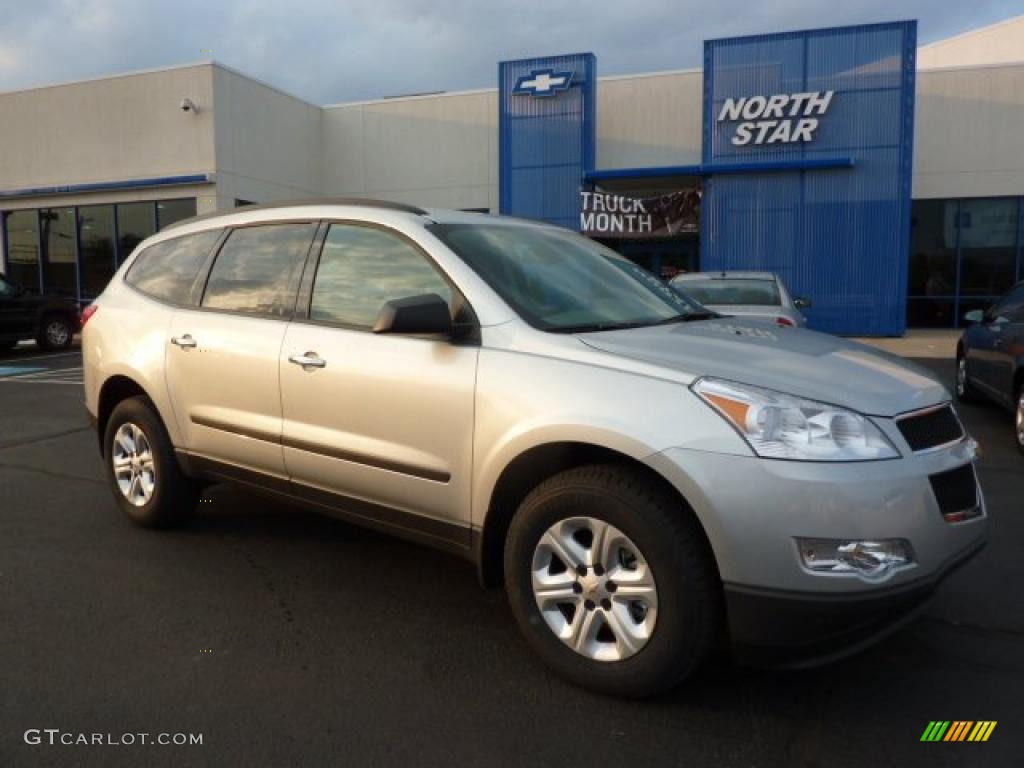 2011 Traverse LS - Silver Ice Metallic / Dark Gray/Light Gray photo #1