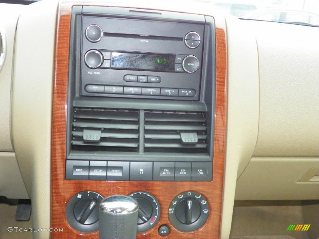 2010 Explorer Eddie Bauer 4x4 - White Suede / Camel photo #18