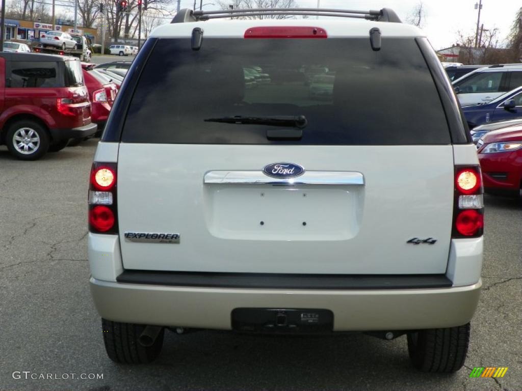 2010 Explorer Eddie Bauer 4x4 - White Suede / Camel photo #20