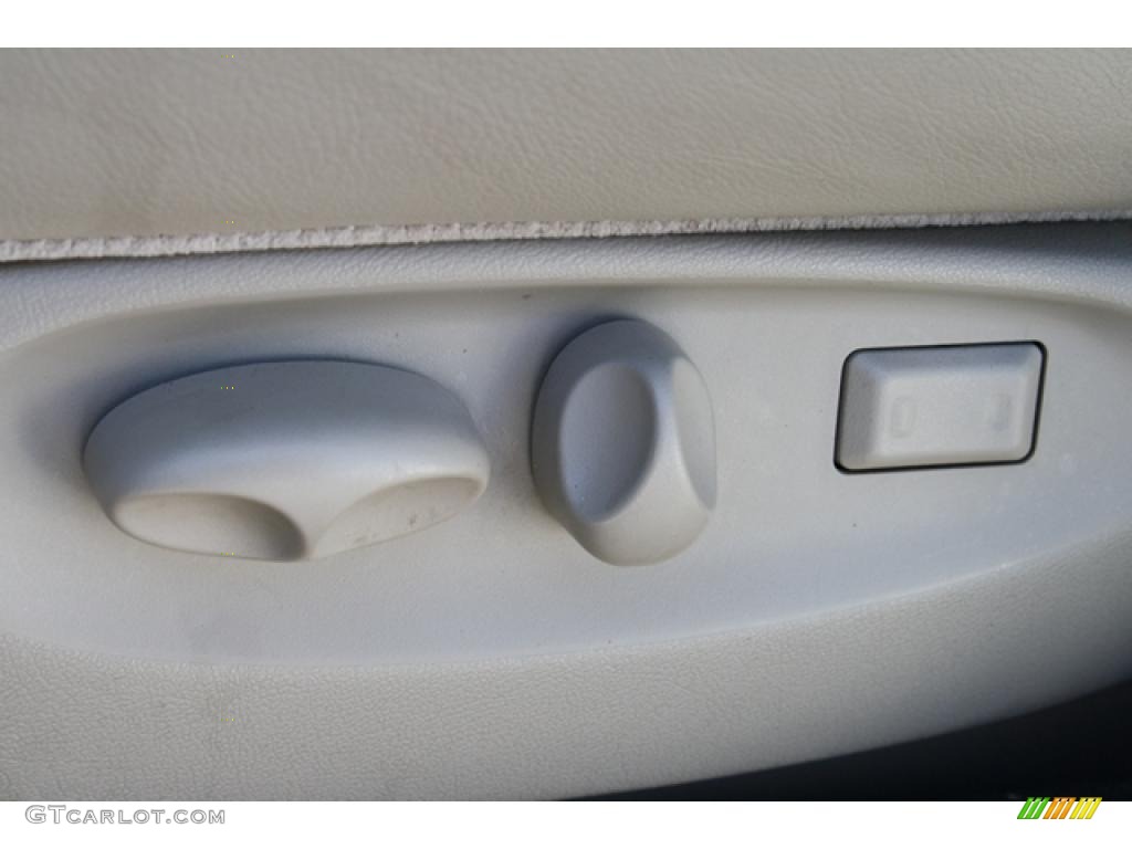 2002 Jaguar S-Type 4.0 Controls Photo #47016618