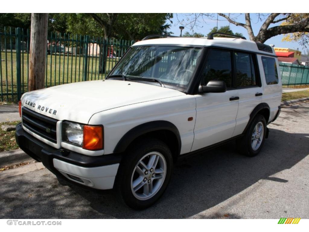 Chawton White Land Rover Discovery II