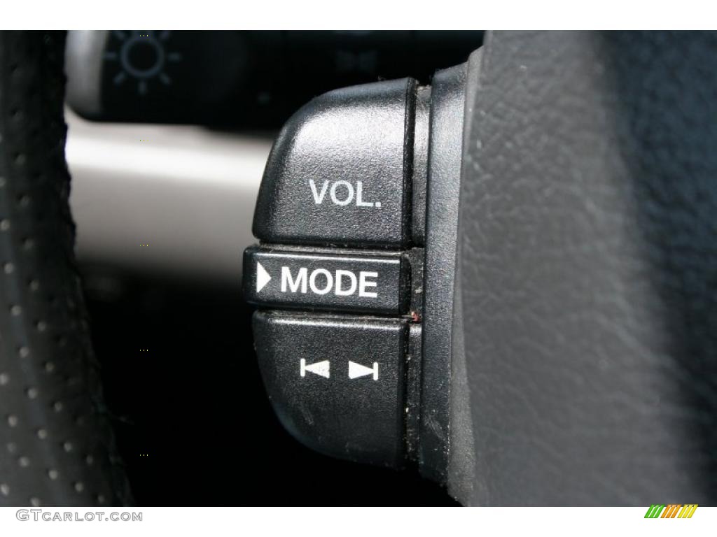 2000 Land Rover Discovery II Standard Discovery II Model Controls Photo #47018709