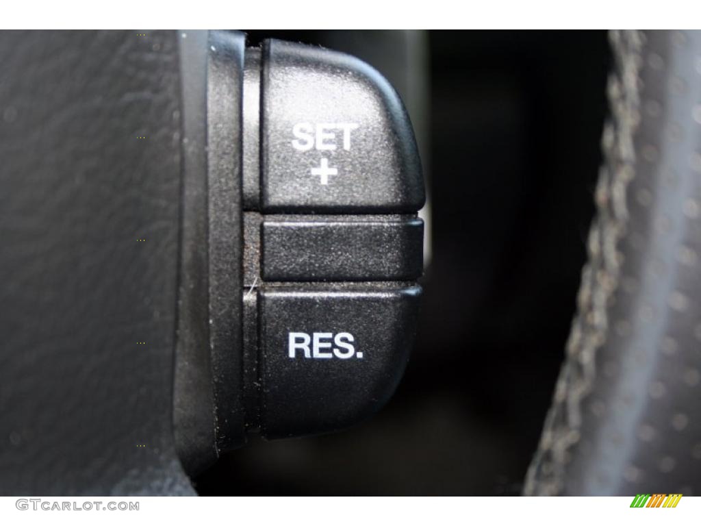 2000 Land Rover Discovery II Standard Discovery II Model Controls Photo #47018718