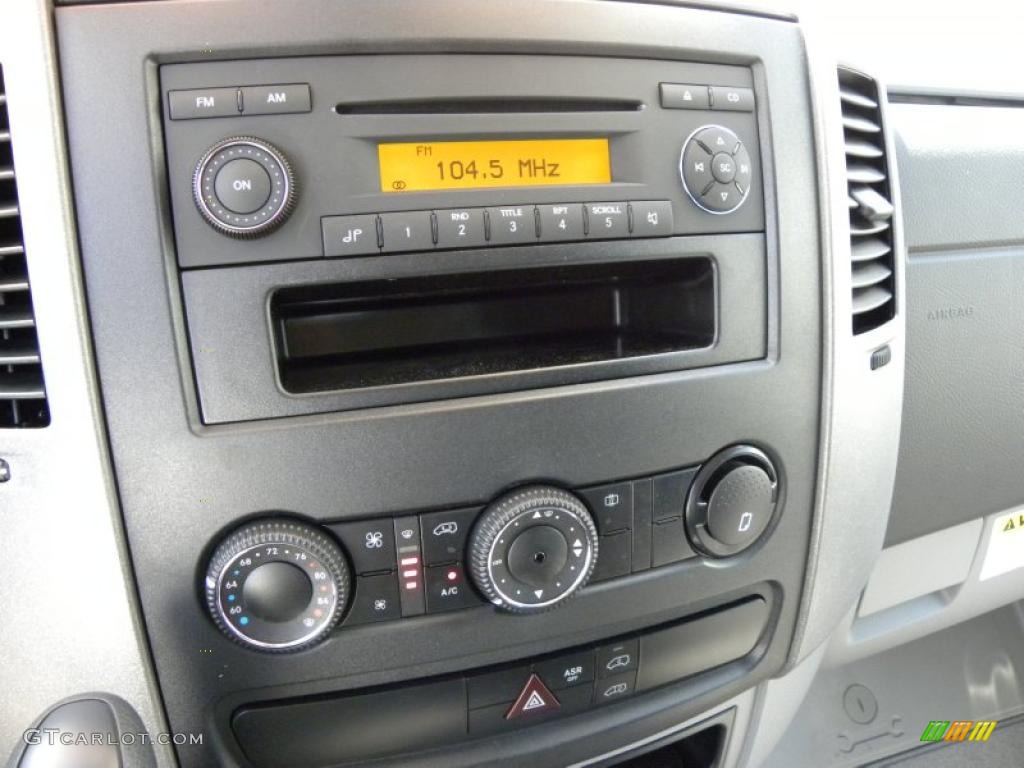 2011 Mercedes-Benz Sprinter 3500 High Roof Cargo Van Controls Photo #47019591