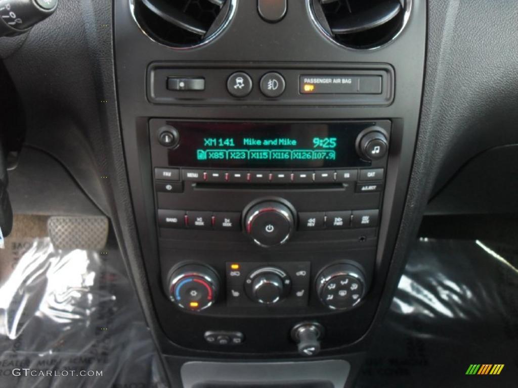 2011 Chevrolet HHR LT Controls Photo #47020613