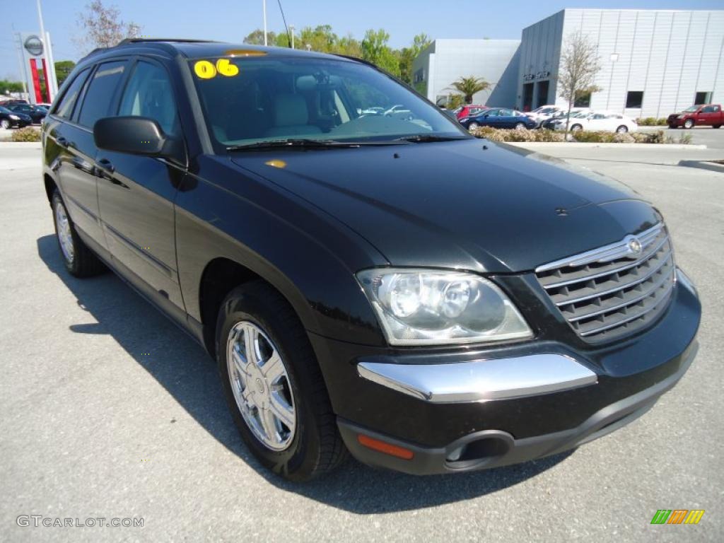 2006 Pacifica Touring - Brilliant Black / Dark Slate Gray photo #14