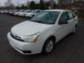 White Suede - Focus SE Sedan Photo No. 5