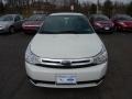 White Suede - Focus SE Sedan Photo No. 6