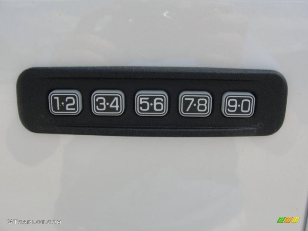 2011 Ford F250 Super Duty Lariat Crew Cab Controls Photo #47024301
