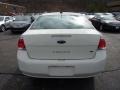 White Suede - Focus SE Sedan Photo No. 3