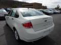 White Suede - Focus SE Sedan Photo No. 4