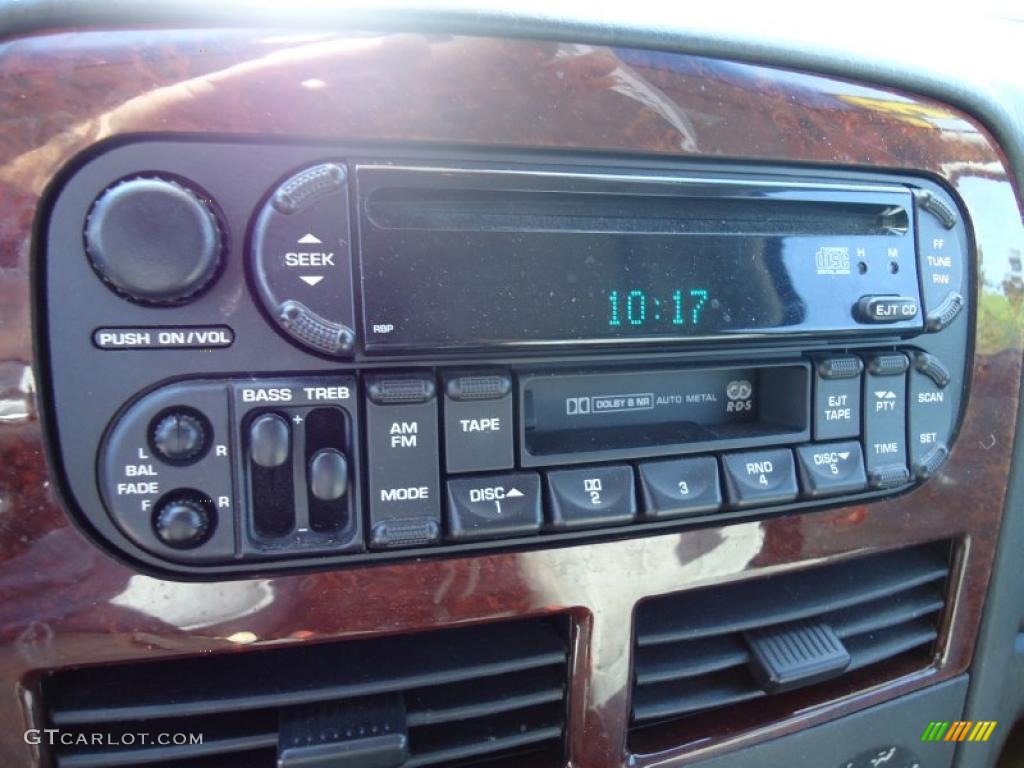 2003 Jeep Grand Cherokee Overland 4x4 Controls Photo #47024907