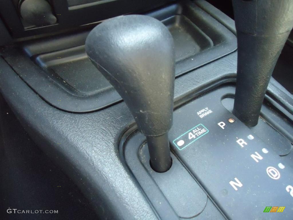 2003 Jeep Grand Cherokee Overland 4x4 5 Speed Automatic Transmission Photo #47024940