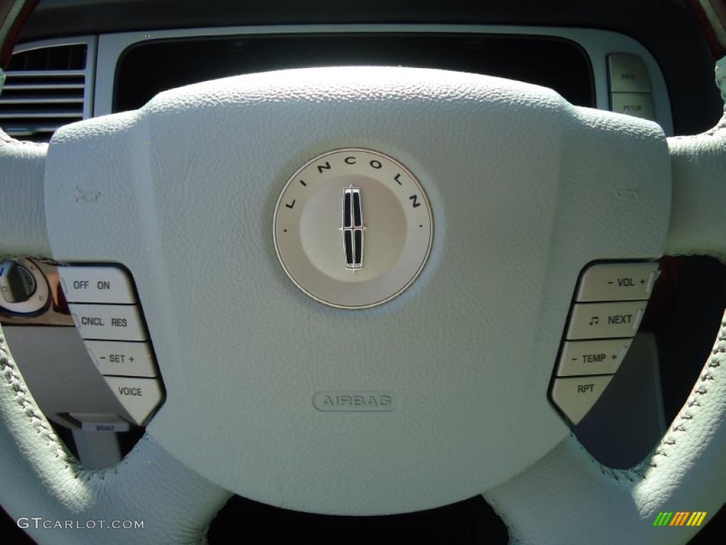 2005 Lincoln Navigator Luxury Dove Grey Steering Wheel Photo #47026047