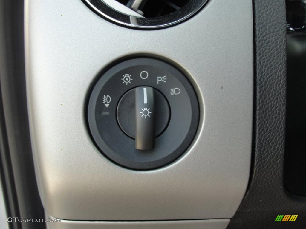 2011 Ford Expedition EL King Ranch Controls Photo #47026428