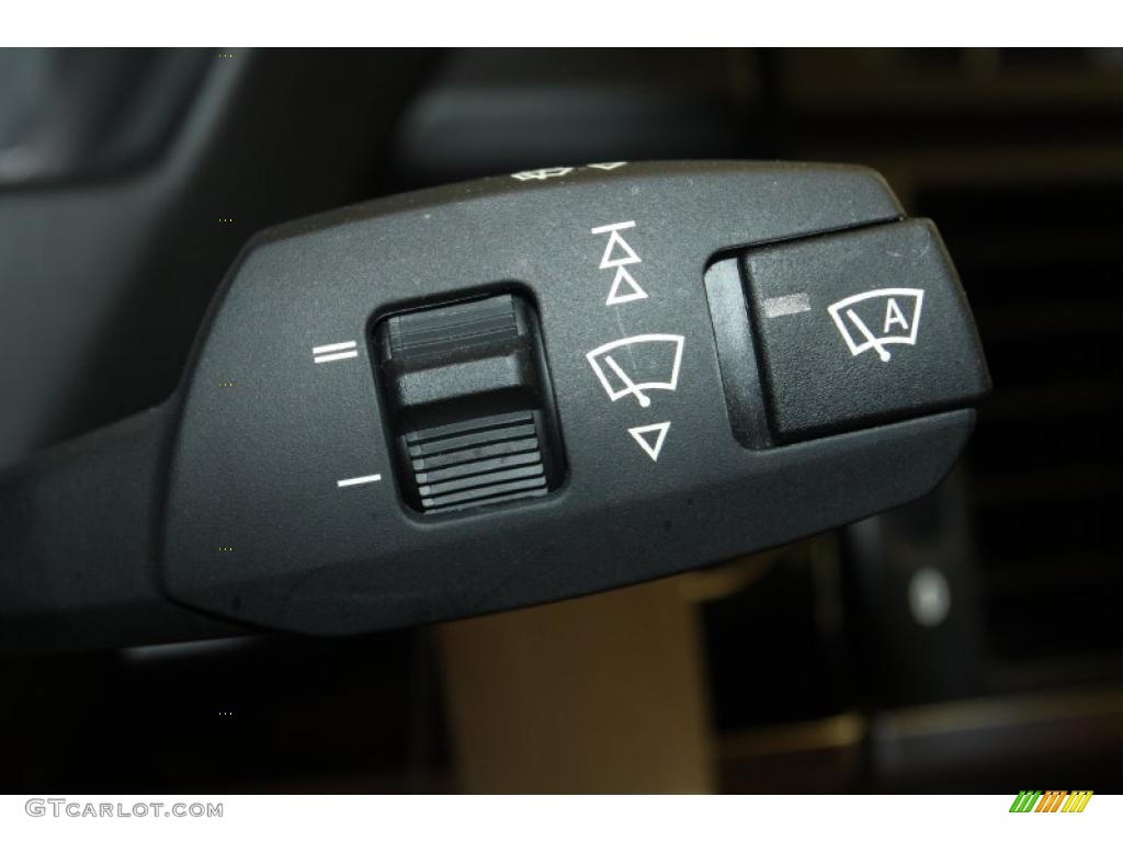 2011 BMW X6 M M xDrive Controls Photo #47027511