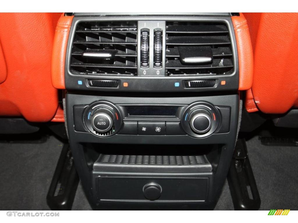 2011 BMW X6 M M xDrive Controls Photo #47028057