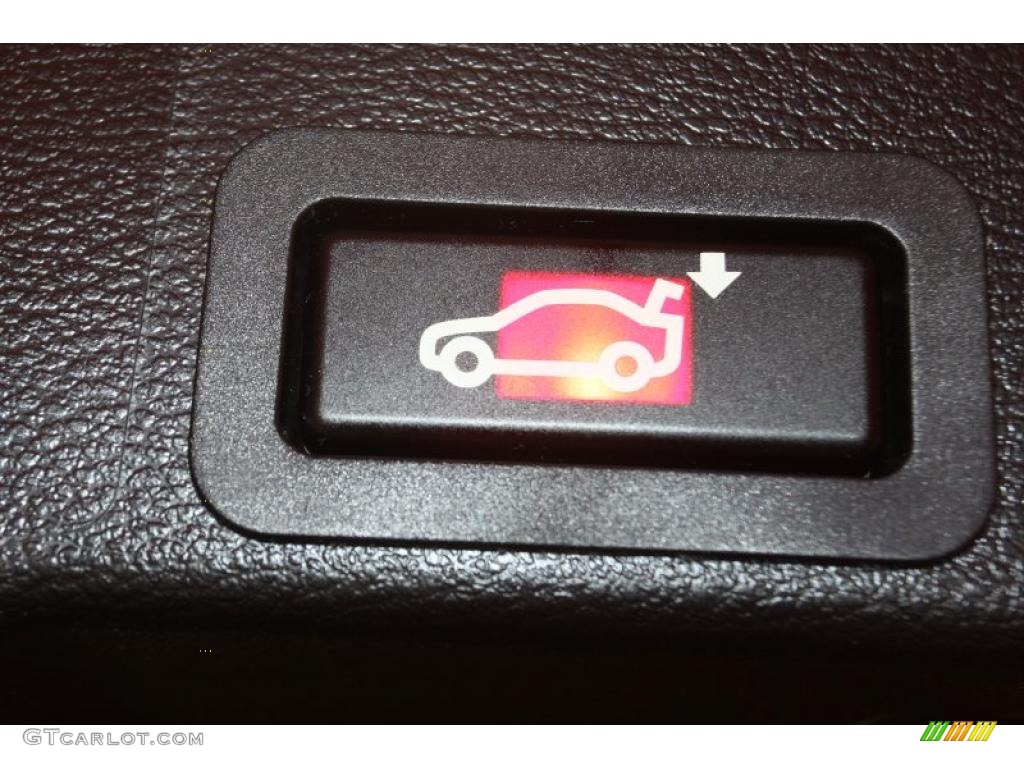 2011 BMW X6 M M xDrive Controls Photo #47028300