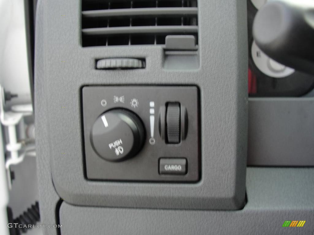 2008 Ram 1500 Lone Star Edition Quad Cab 4x4 - Bright White / Medium Slate Gray photo #48