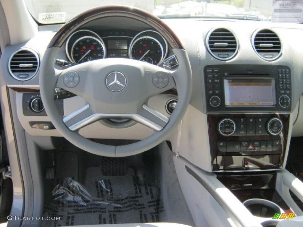 2011 Mercedes-Benz GL 350 Blutec 4Matic Ash Dashboard Photo #47030994