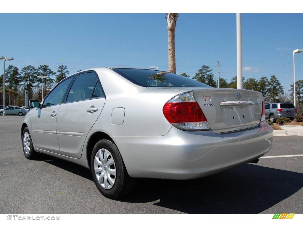2006 Camry LE - Lunar Mist Metallic / Taupe photo #4