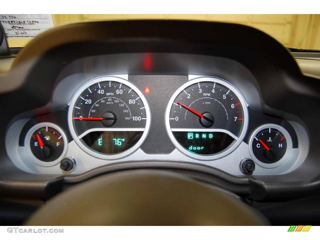2008 Jeep Wrangler Unlimited Sahara Gauges Photo #47032626