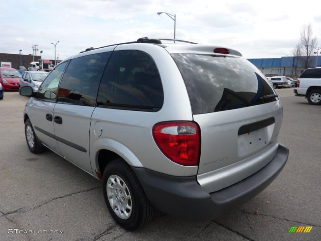 Bright Silver Metallic 2002 Chrysler Voyager Standard Voyager Model Exterior Photo #47033247