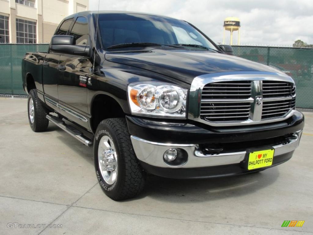 2009 Ram 2500 Lone Star Quad Cab 4x4 - Brilliant Black Crystal Pearl / Medium Slate Gray photo #1