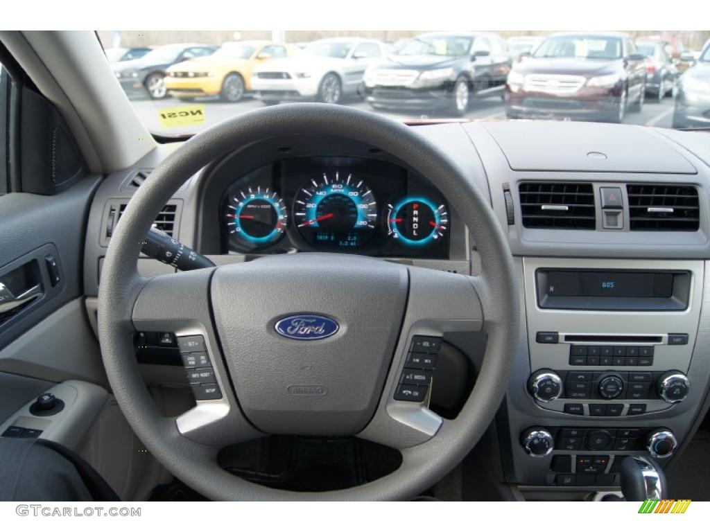 2011 Fusion SE - Red Candy Metallic / Medium Light Stone photo #25