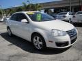 Campanella White - Jetta SE Sedan Photo No. 7