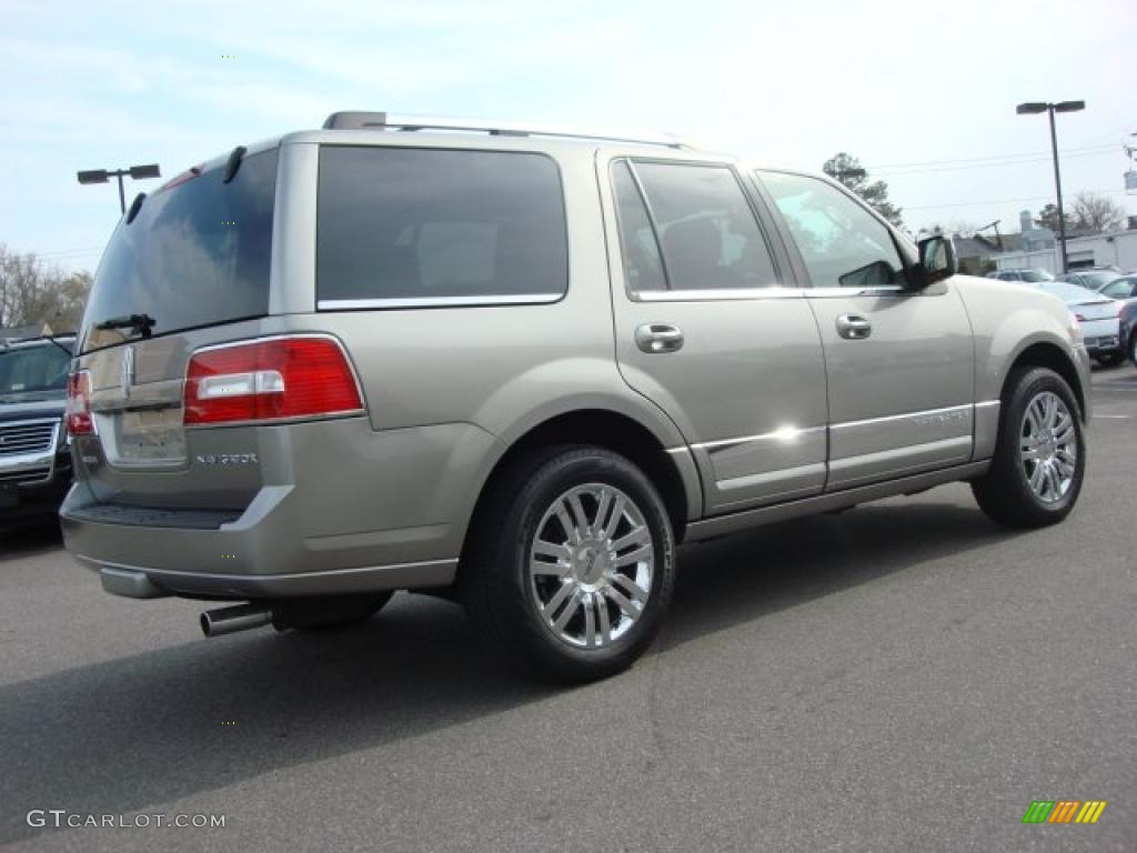 2008 Navigator Elite 4x4 - Vapor Silver Metallic / Stone photo #4