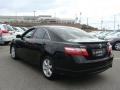 Black - Camry SE Photo No. 4