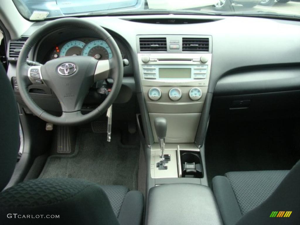 2009 Camry SE - Black / Charcoal photo #9