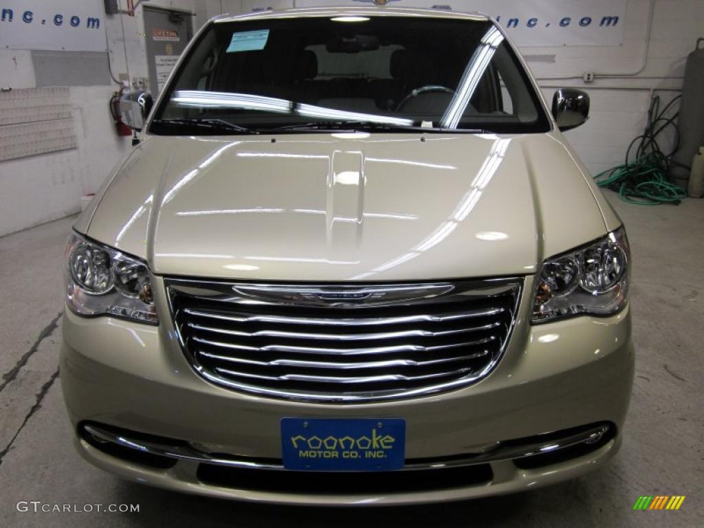 2011 Town & Country Touring - L - White Gold Metallic / Dark Frost Beige/Medium Frost Beige photo #2