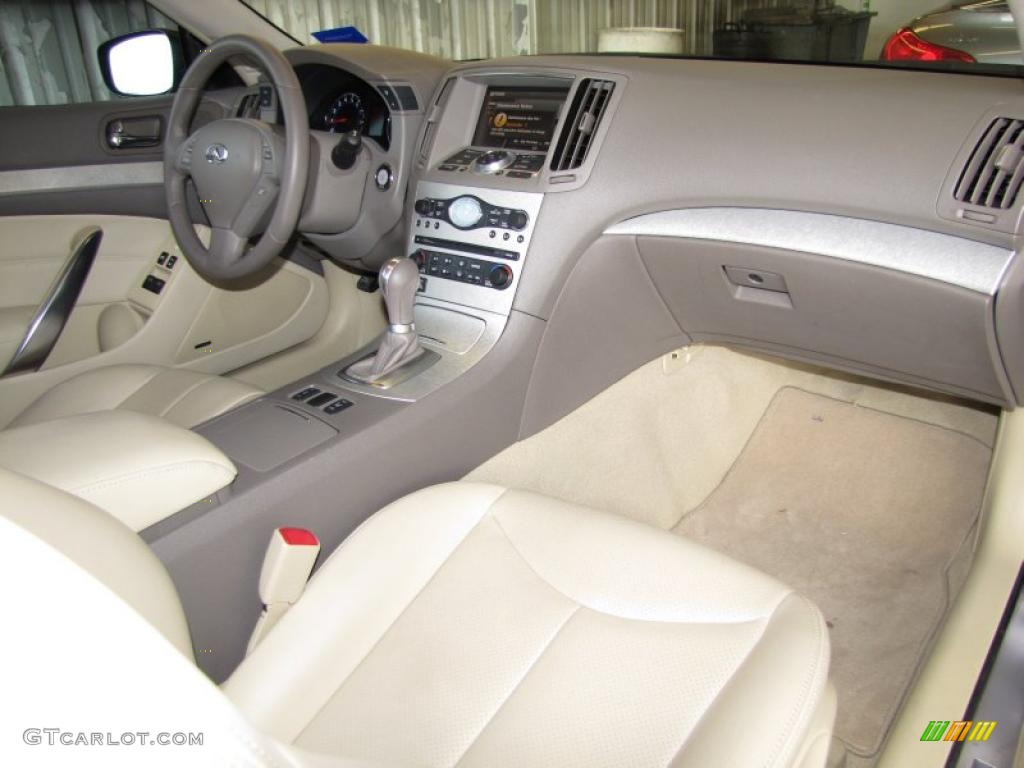 2008 Infiniti G 37 Journey Coupe Wheat Dashboard Photo #47040399