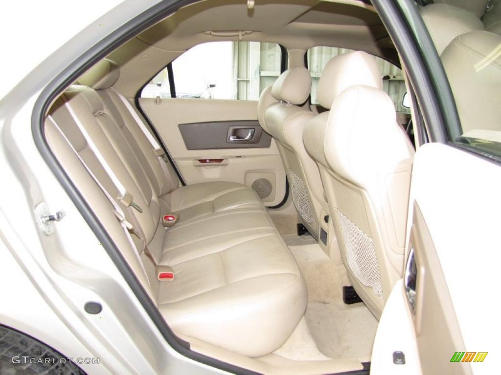 2007 CTS Sedan - Gold Mist / Cashmere photo #10