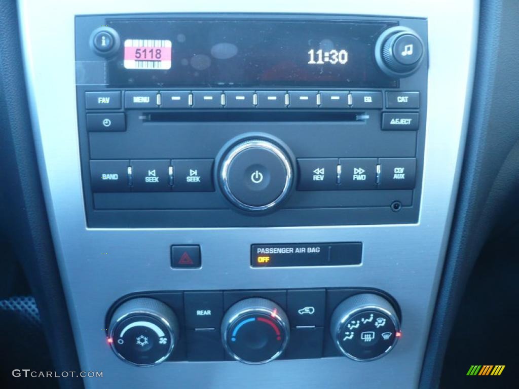 2011 GMC Acadia SL AWD Controls Photo #47044380